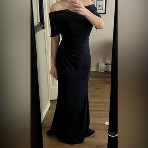 Vince Camuto! Lovely Formal long off the shoulder dress navy blue size 6